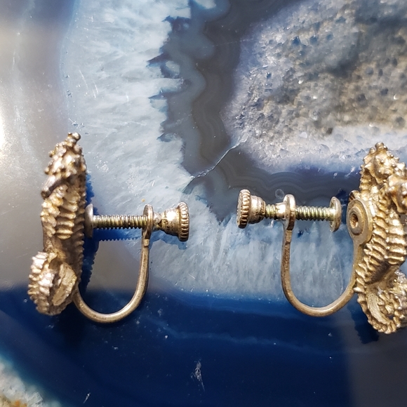 Vintage  Sea Horse Earrings!! - Picture 3 of 6